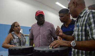 Valdés Mesa exchanges with EISA director