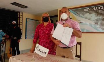 Firma de Convenio de colaboración entre Empresa Acinox Las Tunas y Palacio de Pioneros José Martí