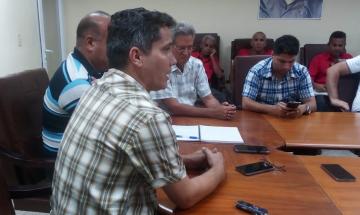 Exchange between directors of Acinox las Tunas and the Central University of Las Villas. Photo: Tiempo21.cu