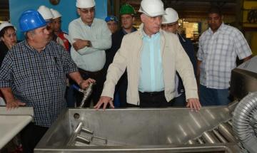 President Díaz-Canel toured the facilities of the Metal-Mechanics VARONA company. Photo: Revolution Studies