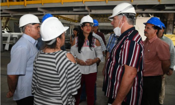 Visita de Miguel Díaz Canel en Antillana de Acero